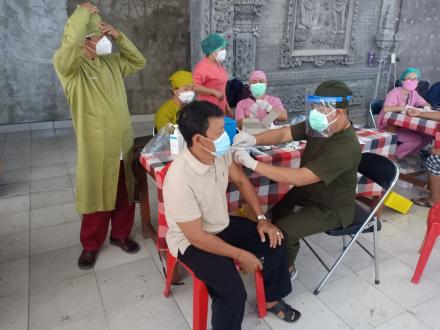 Kegiatan Vaksinasi Dosis II Kepada 177 Orang Penerima Vaksin Desa Banjarasem 
